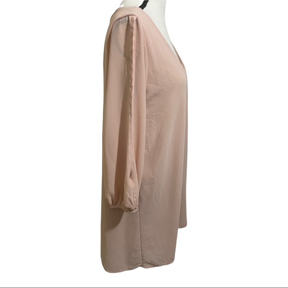 Lulus shifting dears dress light blush pink. Open shoulder Size medium - Picture 6 of 11